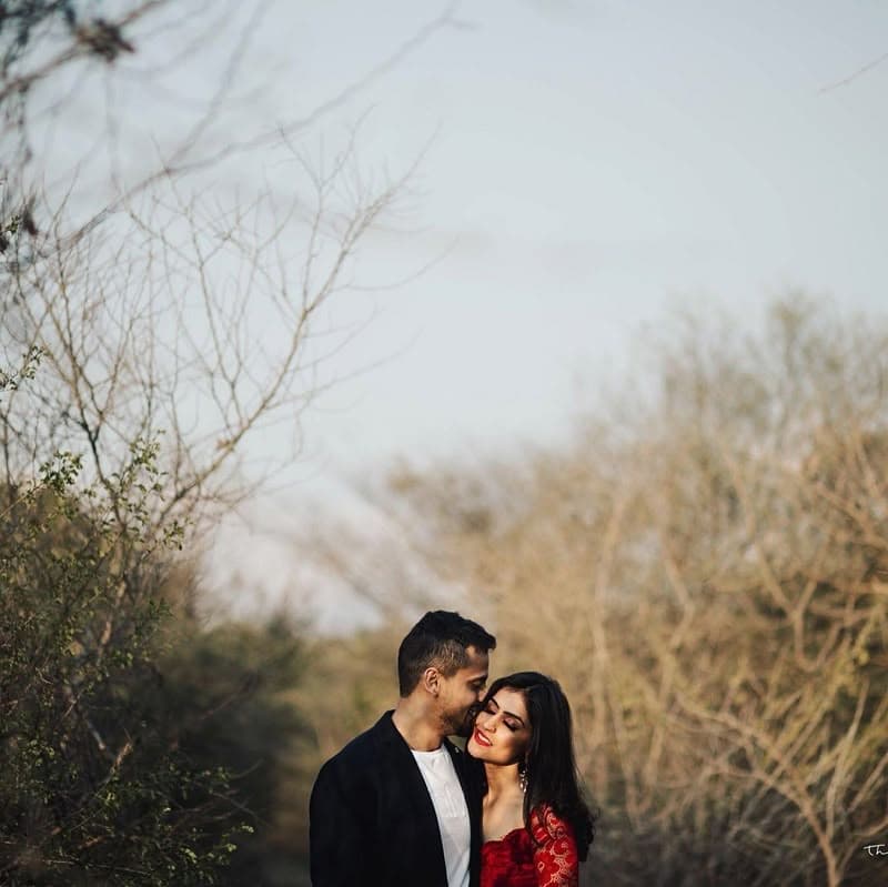 Candid Woodland Couple Portrait AI photo prompt example on PhotoReady