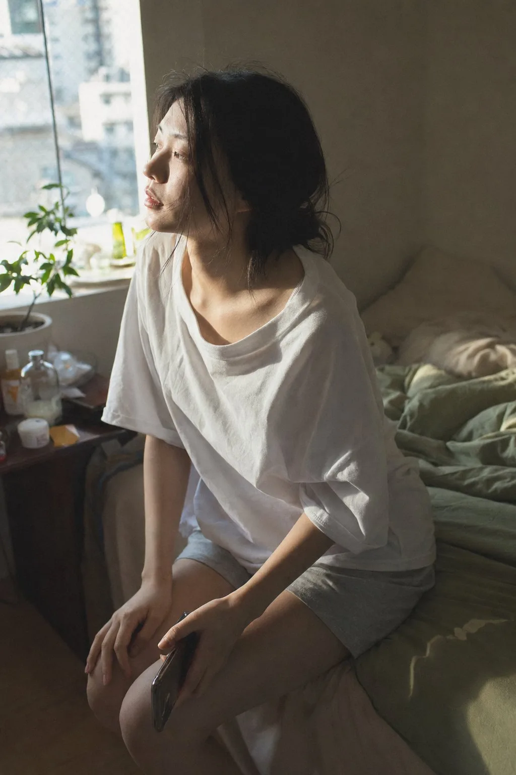 Authentic Morning Photography of a Young Woman AI photo prompt example on PhotoReady